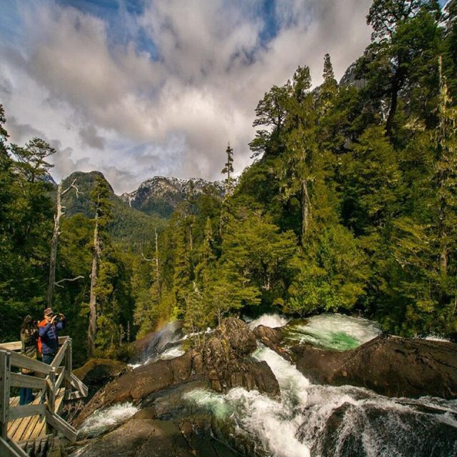 Crossing to Puerto Blest and Cascada De Los Cántaros - Essential Directions