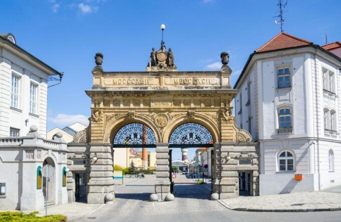 Czech Beer Tasting Tour in Prague Old Town Pubs, Beer Museum - Old Town Exploration