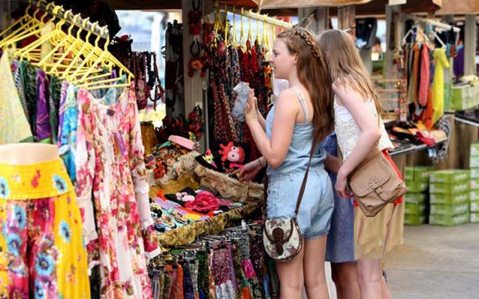 Day Customized Delhi Shopping Tour With Female Consultant - Common questions