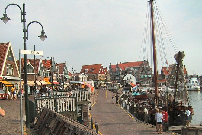 Day Trip From Amsterdam to Zaanse Schans Windmills and Volendam - Common questions