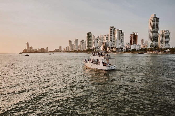 Dinner Cruise Along Cartagenas Bay - Additional Information