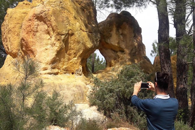 Discover Villages in Luberon Small Group Day Trip From Avignon - Villages Explored on the Trip