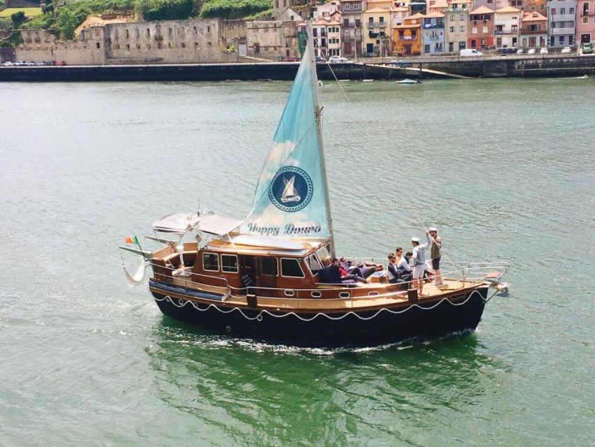 Douro: Private Classic Boat Tour - Group Size