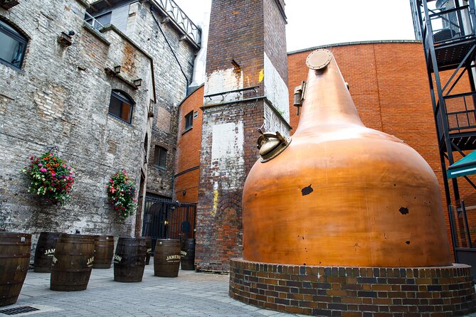 Dublin Temple Bar Tour With Jameson Distillery Whiskey Tour - Temple Bar Exploration