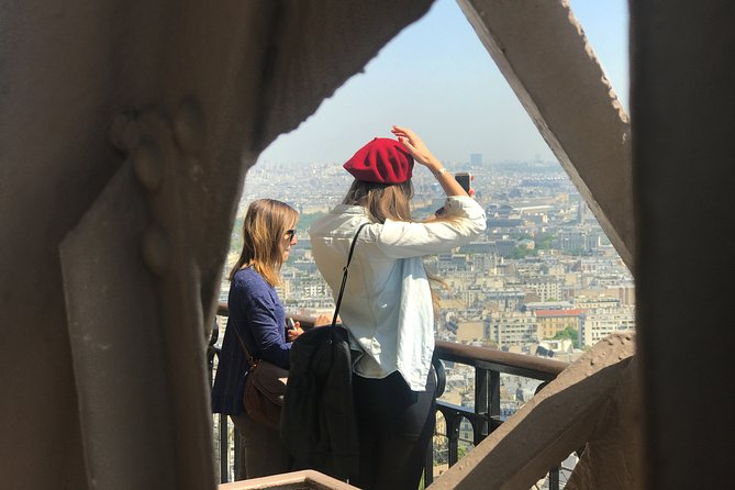 Eiffel Tower Entry to 2nd Floor By Elevator and Seine Cruise - Common questions