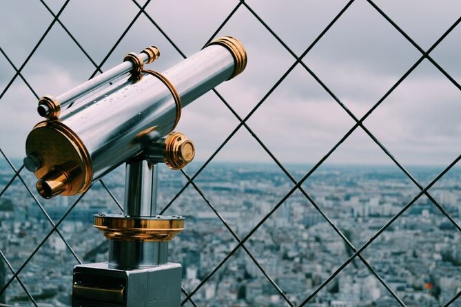 Eiffel Tower Small-Group Access to 2nd Floor and Summit by Lift - Guide Knowledge and Historical Info