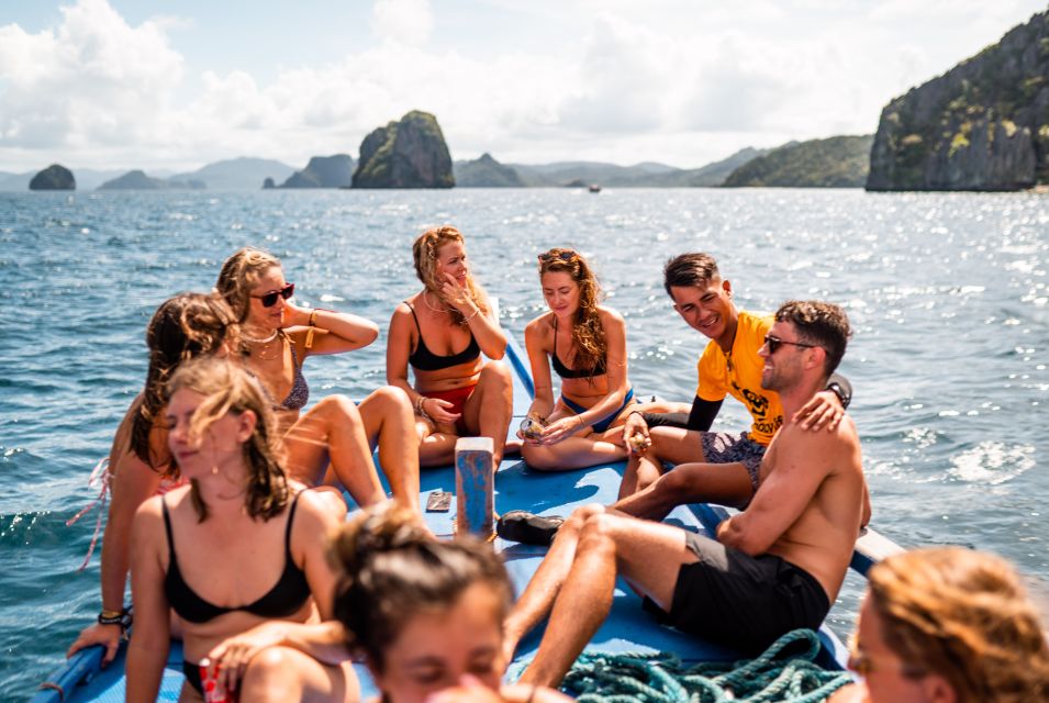 El Nido Social Island Hopping Tour a W/ Lunch & Photographer - Inclusions