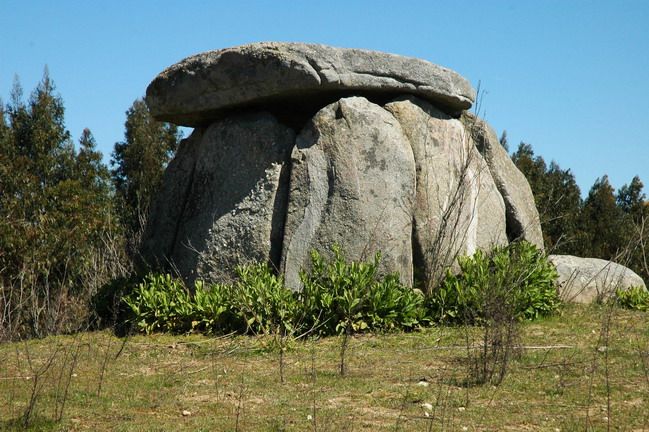 Évora and Megaliths Full-Day Tour From Lisbon - Capela Dos Ossos Visit