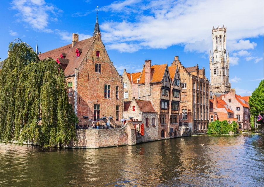 Experience the Best of Bruges on Private Tour With Boat Ride - Multilingual Guides