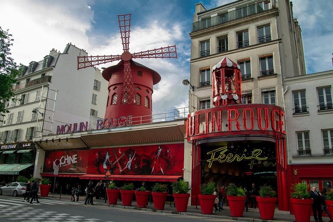 Explore Montmartre Like a Local - Private Walking Tour - Traveler Engagement and Photos