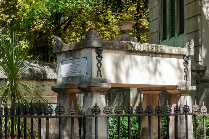 Famous Graves of Père Lachaise Cemetery Guided Tour - Historical Insights and Tragic Tales