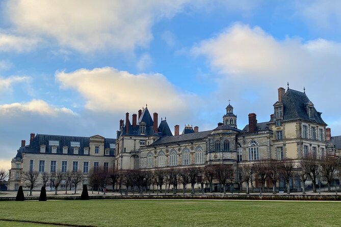 Fontainebleau, Versailles, Trianon Small Group From Paris - Directions