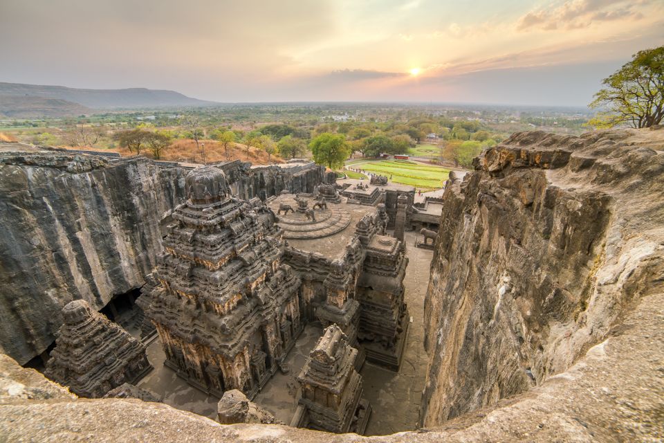 From Aurangabad: Private Ajanta & Ellora Caves Full-Day Tour - Location & Itinerary