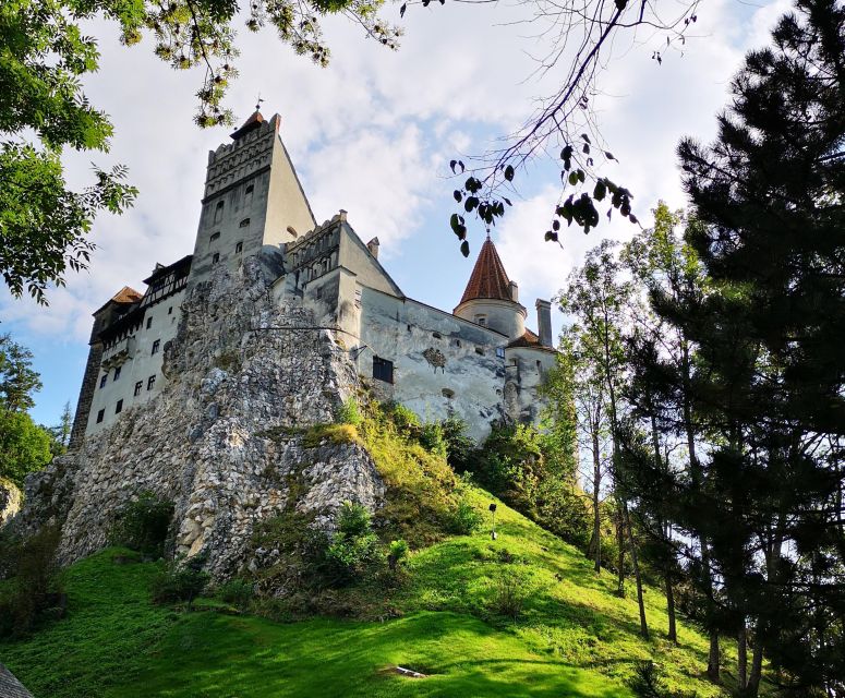 From Bucharest: Dracula Castle Day Trip - Sinaia Monastery and Peles Palace