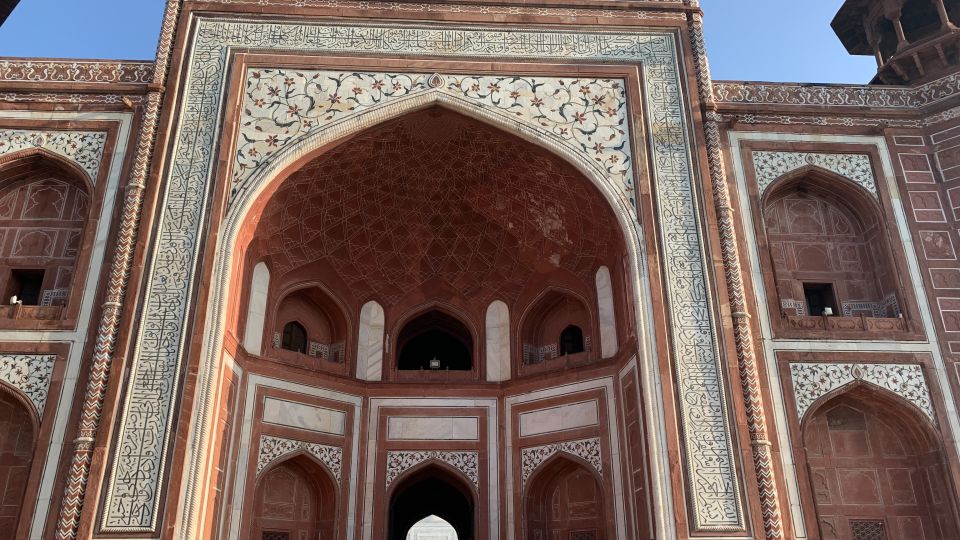 From Delhi : Private Taj Mahal Day Tour All Inclusive - Directions & Logistics