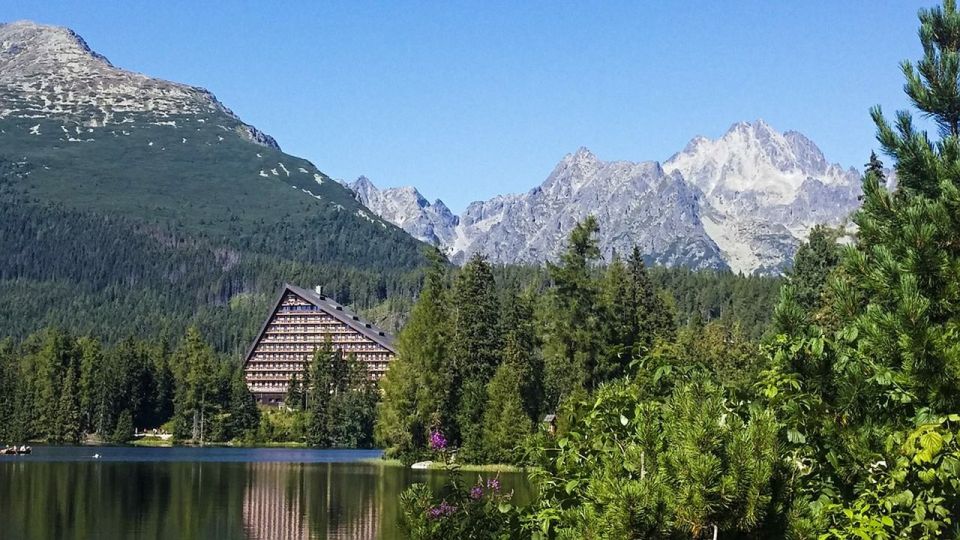 From Krakow: Day Trip to ŠTrbské Pleso Lake With Pickup - English-Speaking Driver and Pickup Service