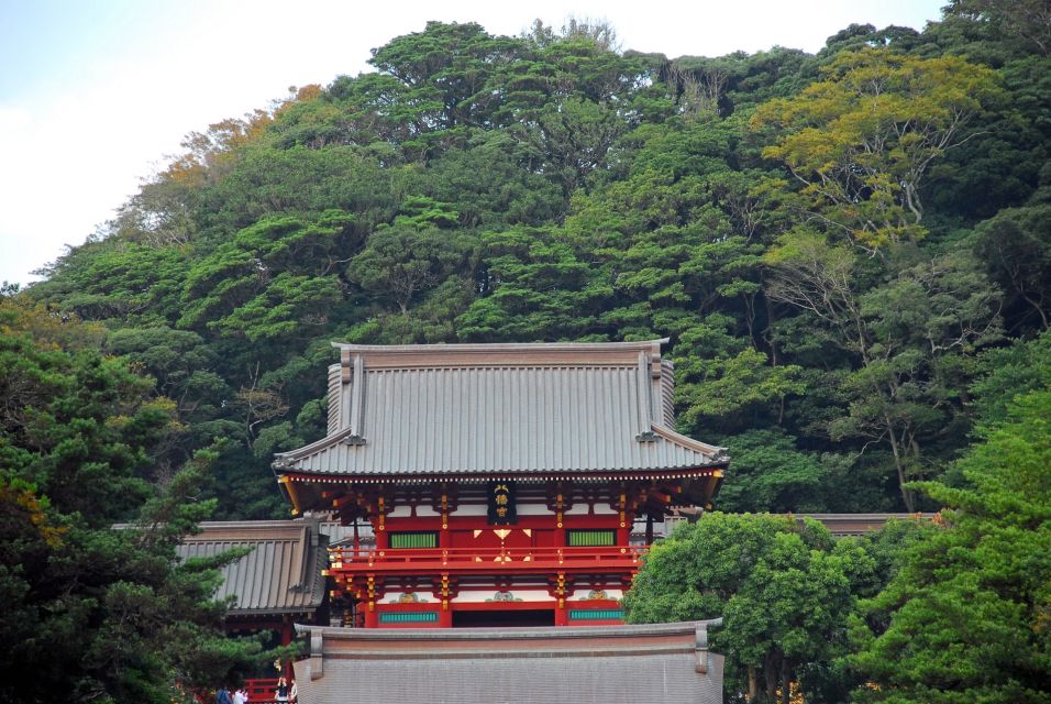 From Tokyo: Kamakura and Enoshima 1-Day Bus Tour - Views and Cultural Insights