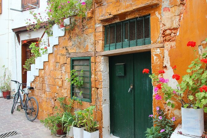 Full-Day West Crete Tour: Chania & Rethymnon Old Town and Kournas Lake - Detailed Itinerary and Town Exploration