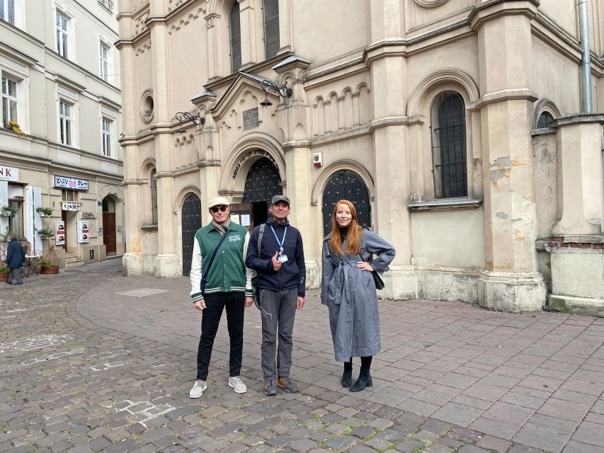 Full Walking Tour With Food and Vodka Tasting - Additional Tips