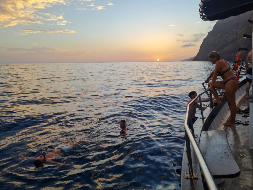 Funchal: Sunset Tour on Traditional Madeiran Boat W/ Drinks - Sunset Tour Highlights