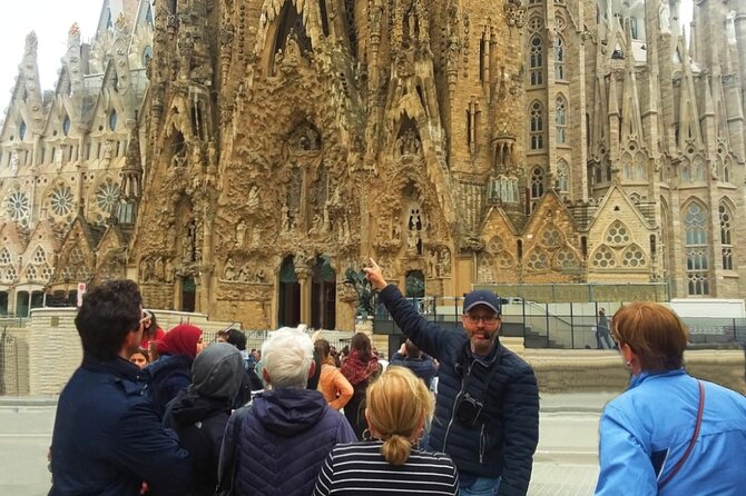 Gaudis Modernist Legacy: Sagrada Familia Small Group Tour - Childrens Participation and Tour Highlights