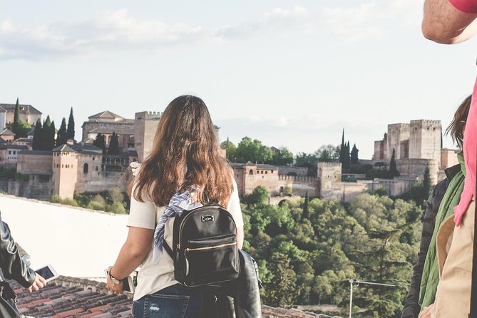 Golden Hour in Granada: Sunset Walking Tour With Play Granada - Albayzin and Sacromonte Neighborhoods