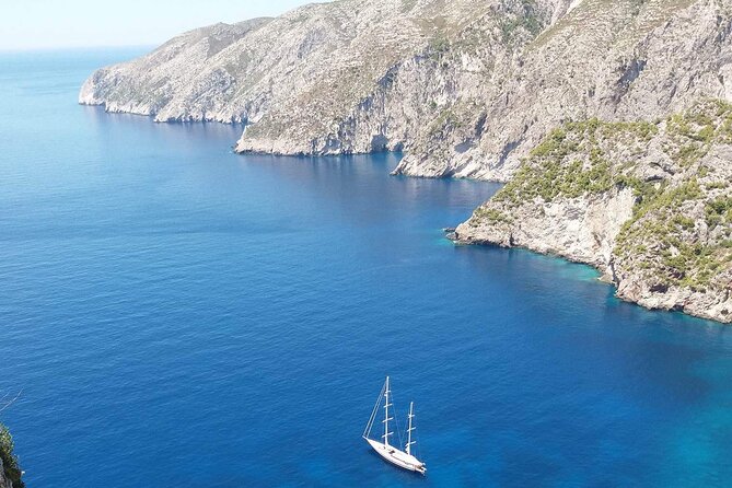 Half-Day Guided Tour Shipwreck and Blue Caves From Laganas - Reviews and Ratings Analysis