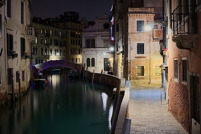 Highlights and Hidden Gems Night Tour in Venice - Common questions