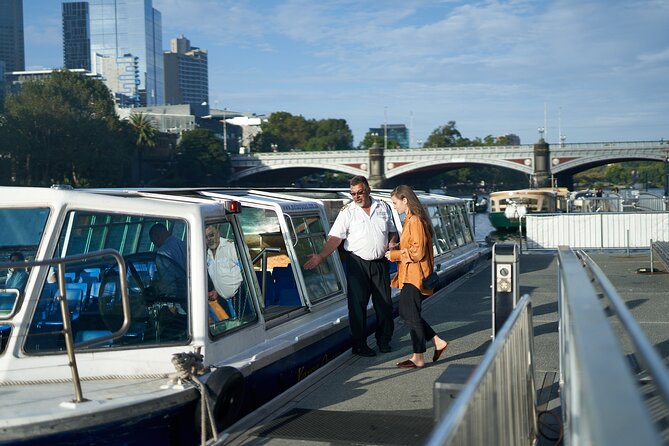 Highlights of Melbourne Cruise - Maximum Capacity and Tour Logistics