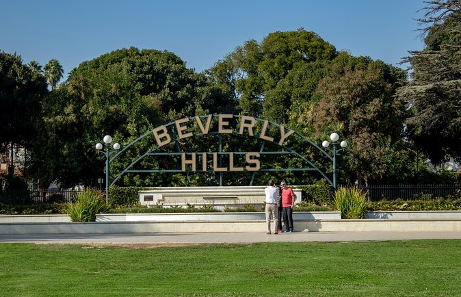 Hollywood Sightseeing and Celebrity Homes Tour by Open Bus Tours - Driver and Guide Feedback