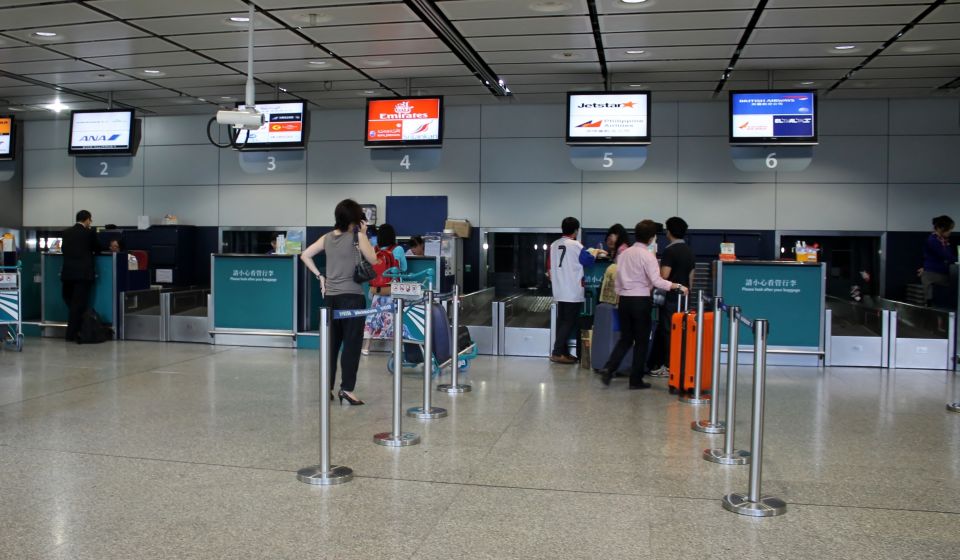 Hong Kong: Airport Express E-Ticket (Kowloon/Hk/Tsing Yi) - Customer-Friendly Services and Amenities