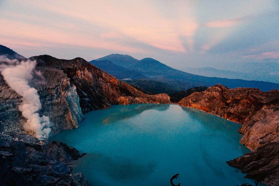 Ijen Crater Trekking Tour From Bali or Banyuwangi - Immerse in Ijens Surreal Atmosphere