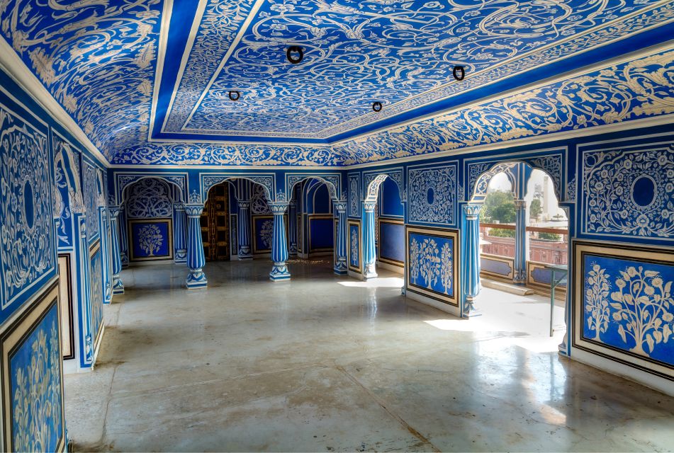 Jaipur: City Palace, Hawa Mahal & Jantar Mantar Private Tour - Location and Product Information
