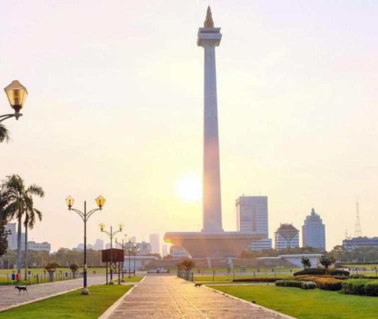 Jakarta : Private City Tour With Lunch And Souvenir - Architectural Wonders