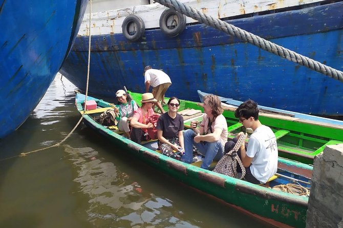 Jakarta Private Guided Full-Day Tour With Boat Trip - Boating Experience at Sunda Kelapa Harbour