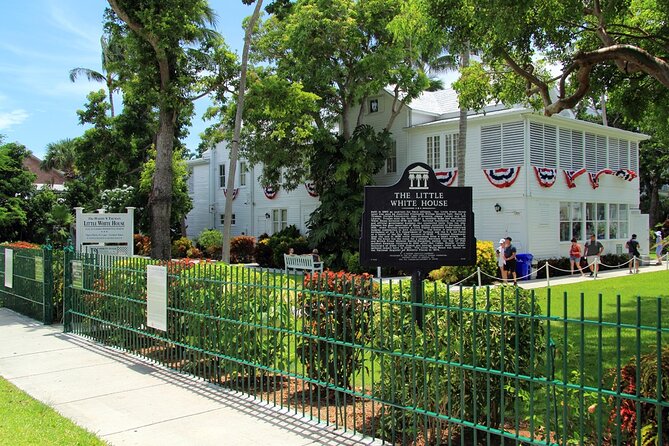 Key West Historic Homes and Island History - Small Group Walking Tour - Focus on Local History and Architecture