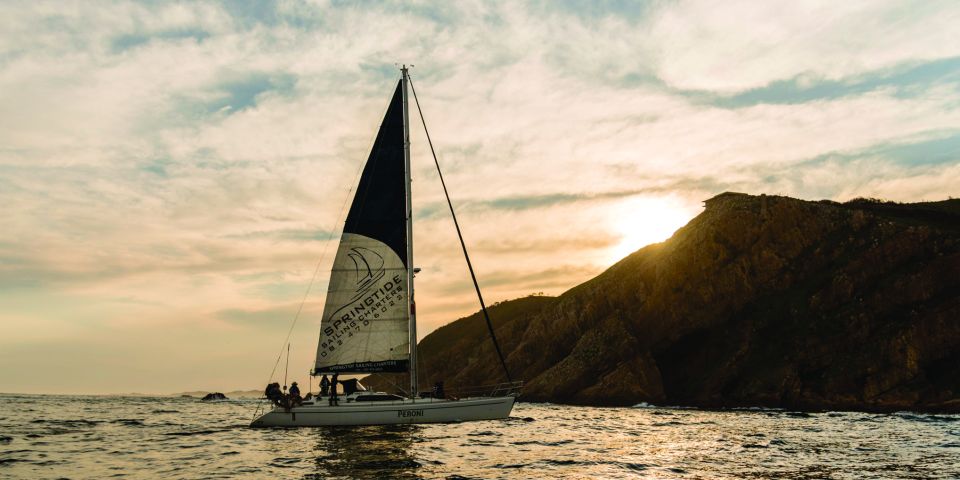 Knysna Sunset Sailing Cruise With Light Dinner and Wine - Onboard Amenities