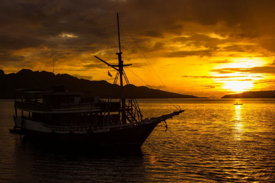 Komodo Islands: Private 2-Day Tour on a Wooden Boat - Payment Flexibility and Benefits