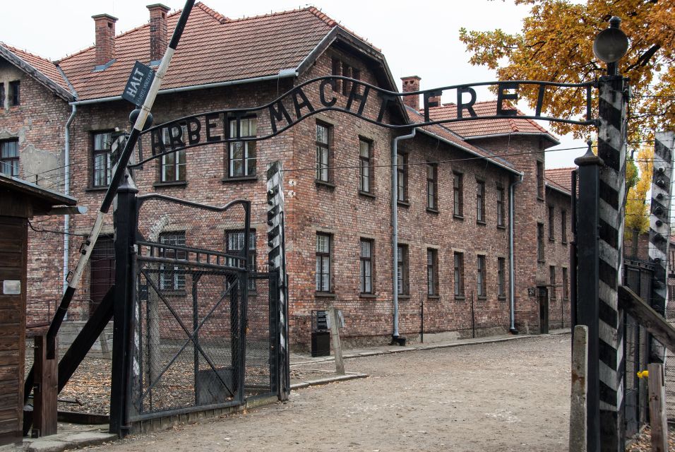 Krakow: Auschwitz Birkenau Museum Guided Tour With Pickup - Review Summary