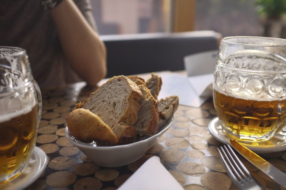 Krakow: Craft Beer Tasting City Walking Tour - Experience Highlights and Activities