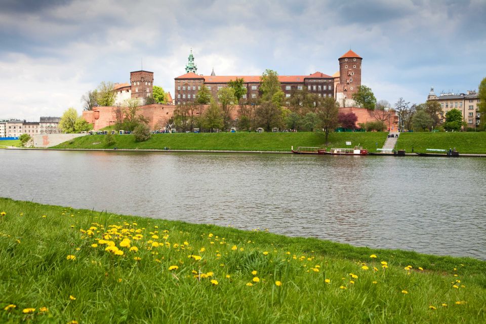 Krakow: Wawel Castle, Cathedral, Rynek Underground & Lunch - Additional Information