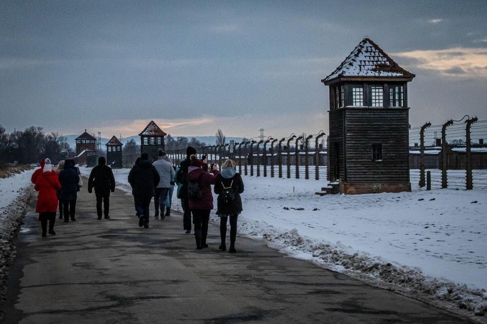 Krakow:Luxury Service Auschwitz-Birkenau Tour & Hotel Pickup - Cancellation Policy