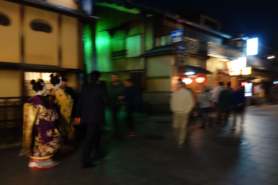 Kyoto: Gion Night Walking Tour - Customer Benefits