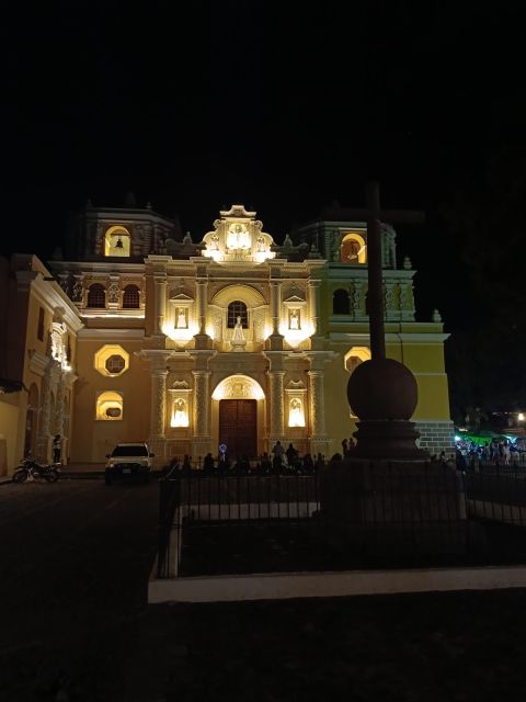 La Antigua Horror Stories Night Walking Tour - Guide and Group Size