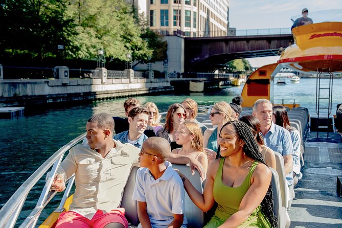 Lake Michigan and Chicago River Architecture Cruise by Speedboat - Highlights of the Tour