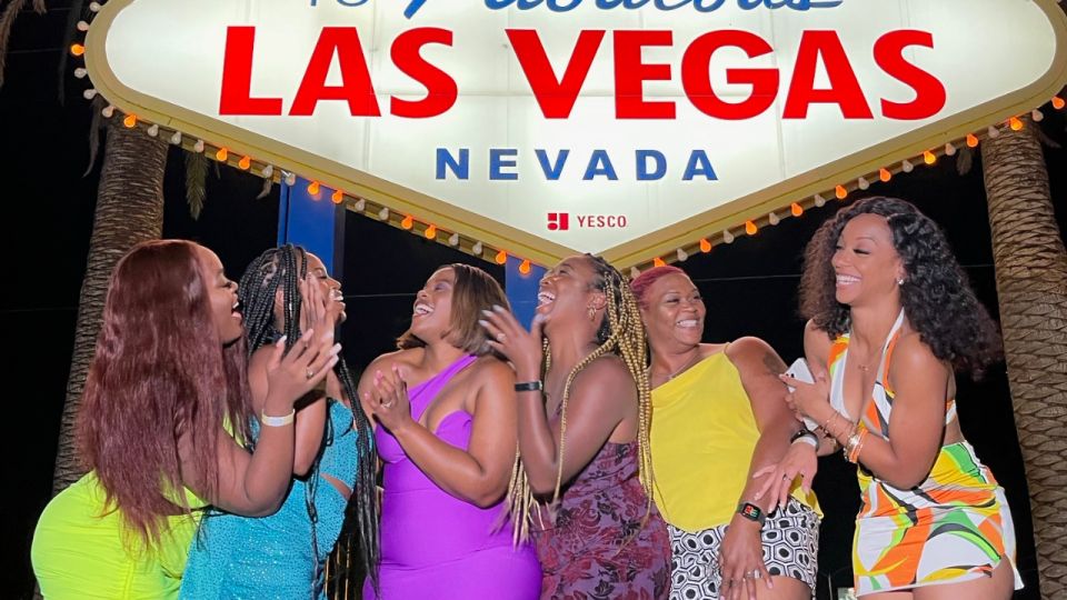 Las Vegas: Private Party Bus Tour of Vegas Strip W Champagne - Unmatched Audio Experience