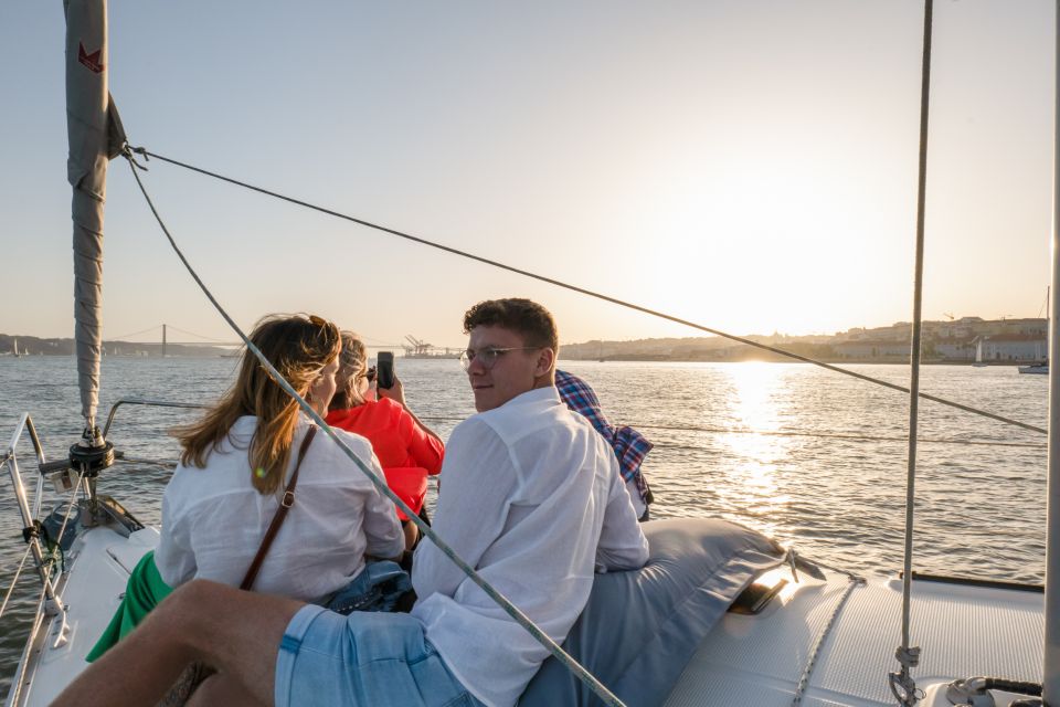 Lisbon: Daytime/Sunset/Night City Sailboat Tour With Drinks - Traveler Testimonials