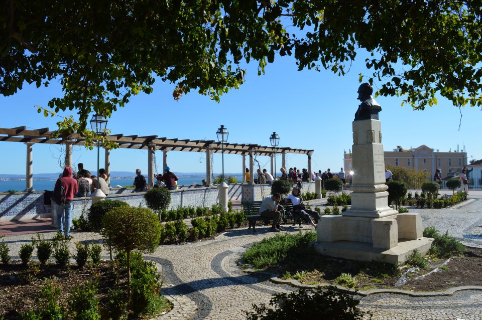 Lisbon: History, Culture, & Current Affairs Walking Tour - Inclusions and Exclusions