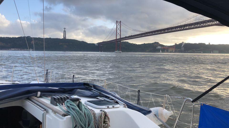 Lisbon: Private Sailing Tour, Tagus River or Cascais - Common questions