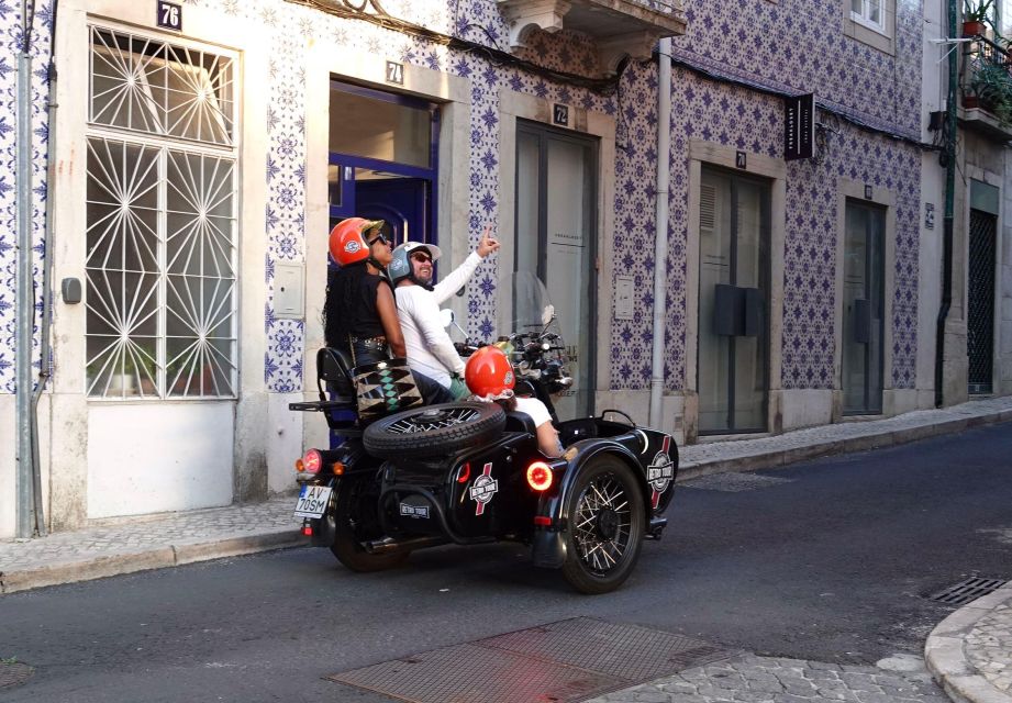 Lisbon: Private Sidecar Tour 3h30 - Inclusions and Equipment Provided